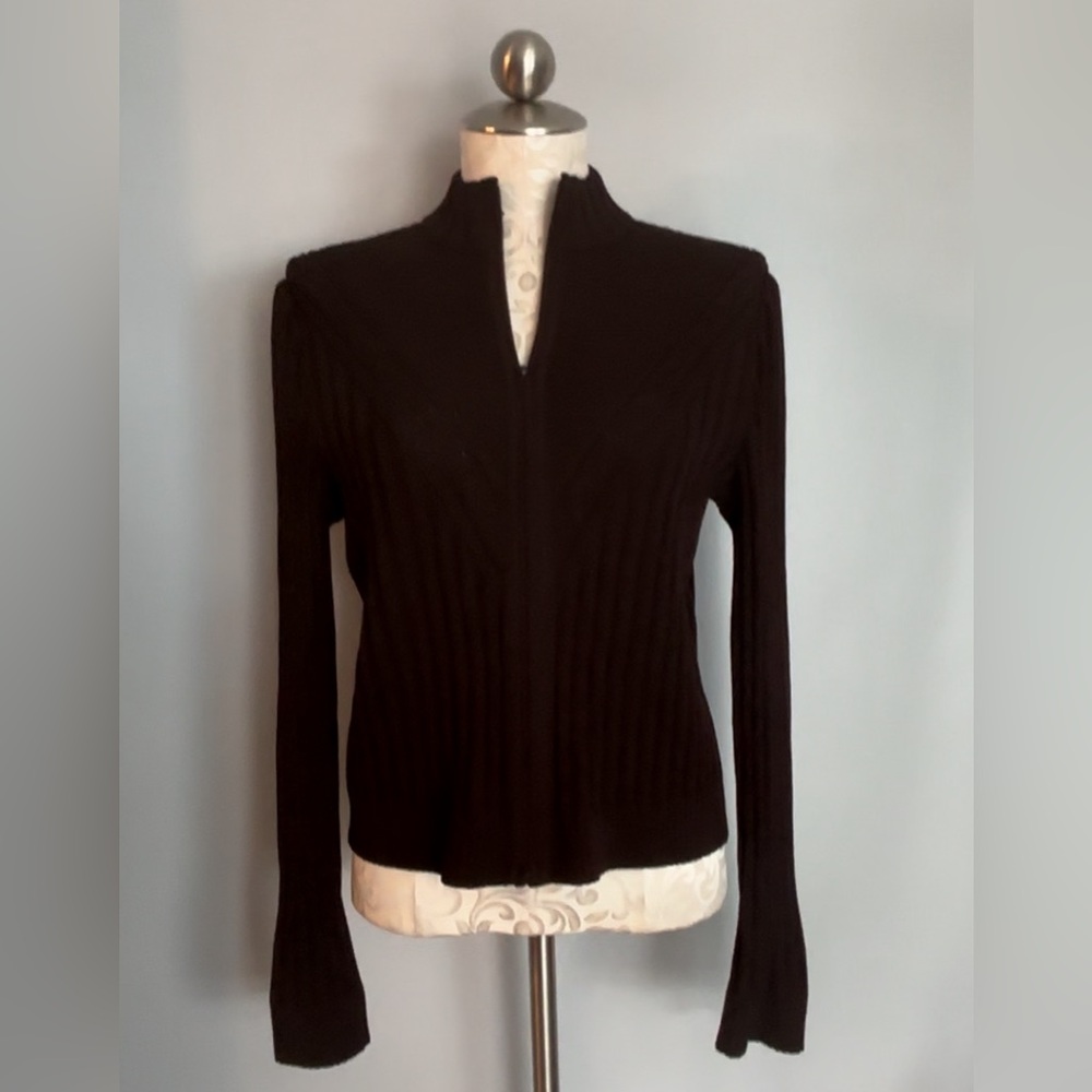 St. John Sport Sweater Cardigan ribbed Wool front Zip Size Medium. #H